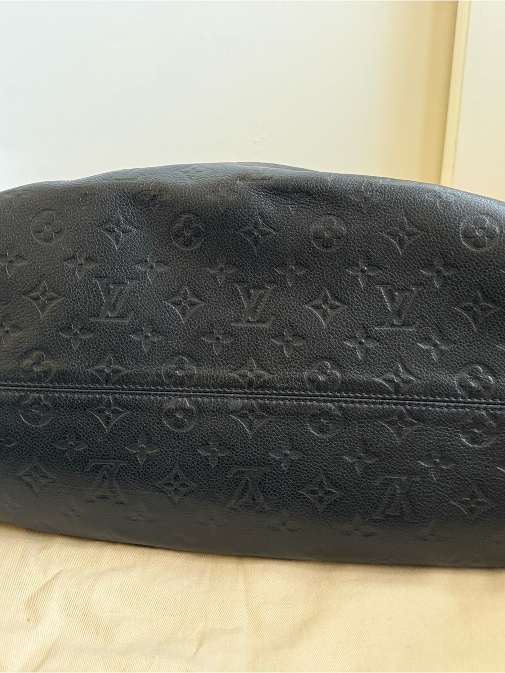 Authentic Louis Vuitton Monogram Empreinte Lumineuse GM bag in Navy Blue - Picture 6 of 16